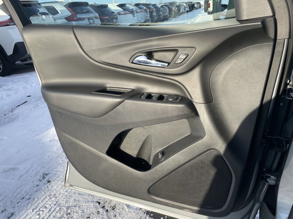 Used 2024 Chevrolet Equinox LT image 50