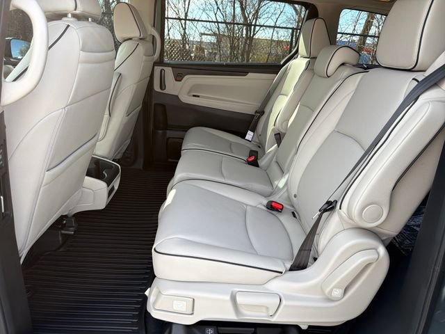 New 2026 Honda Odyssey Touring image 14