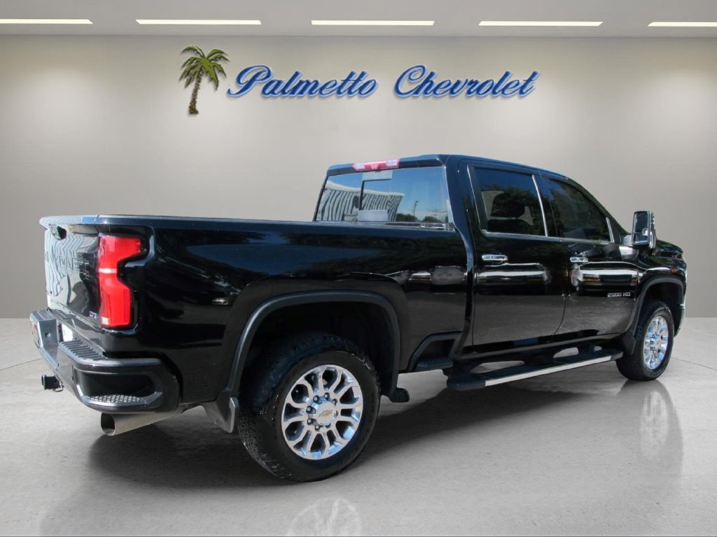 Used 2024 Chevrolet Silverado 2500 LTZ w/ LTZ Plus Package AWD/4WD image 3