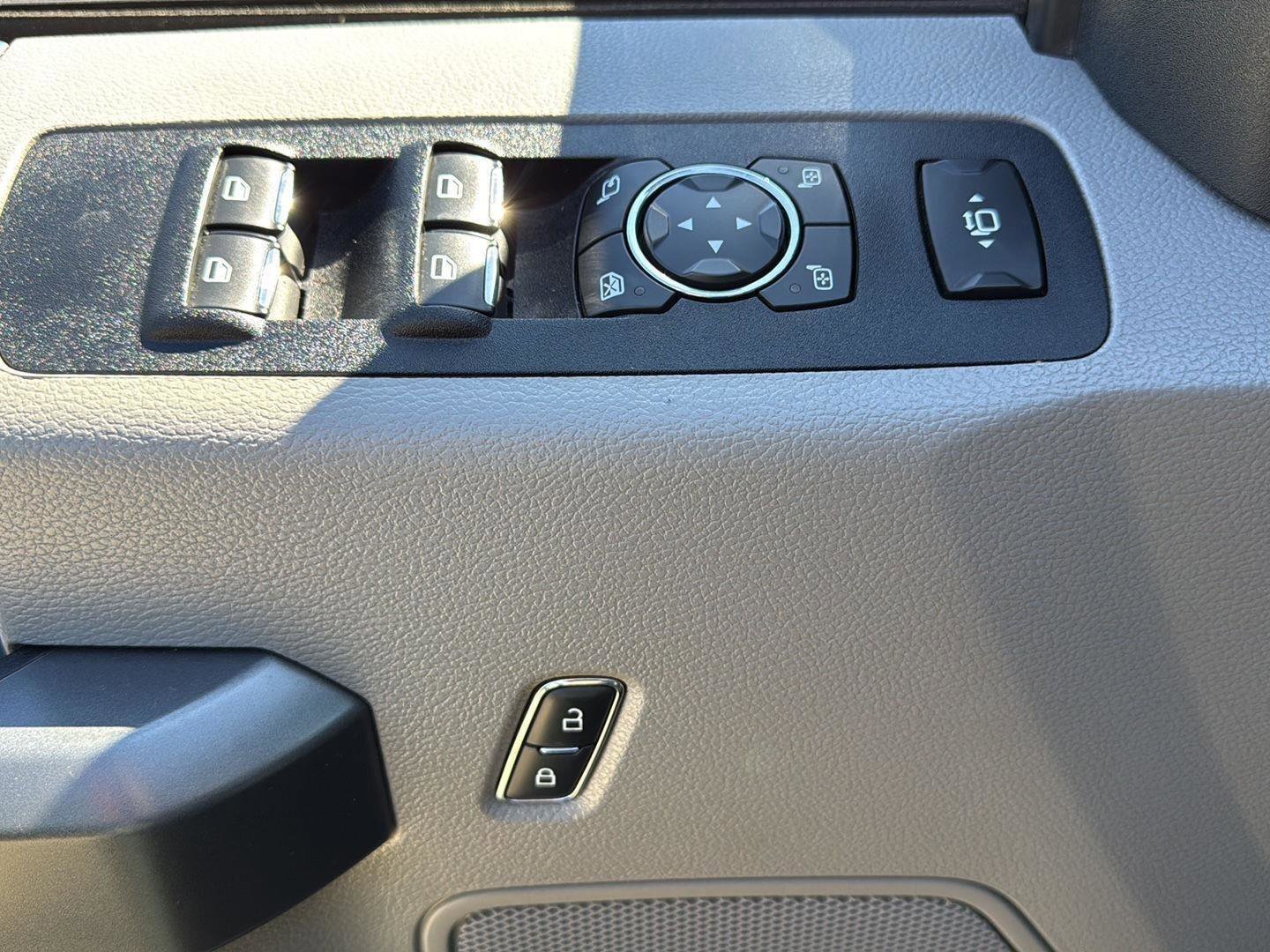 Used 2019 Ford F250 XLT w/ XLT Premium Package image 15