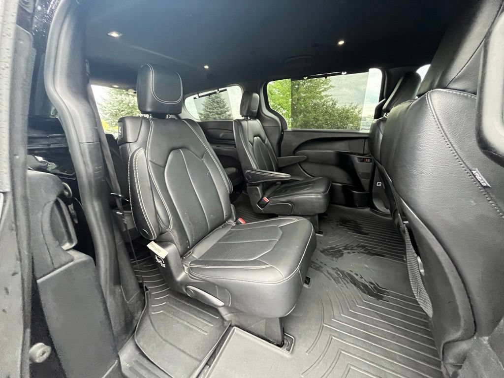 Used 2020 Chrysler Pacifica Touring-L AWD/4WD image 24