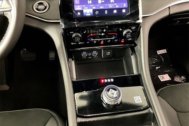 New 2025 Jeep Grand Cherokee Altitude image 7