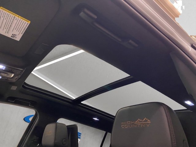 New 2026 Chevrolet Suburban High Country image 9