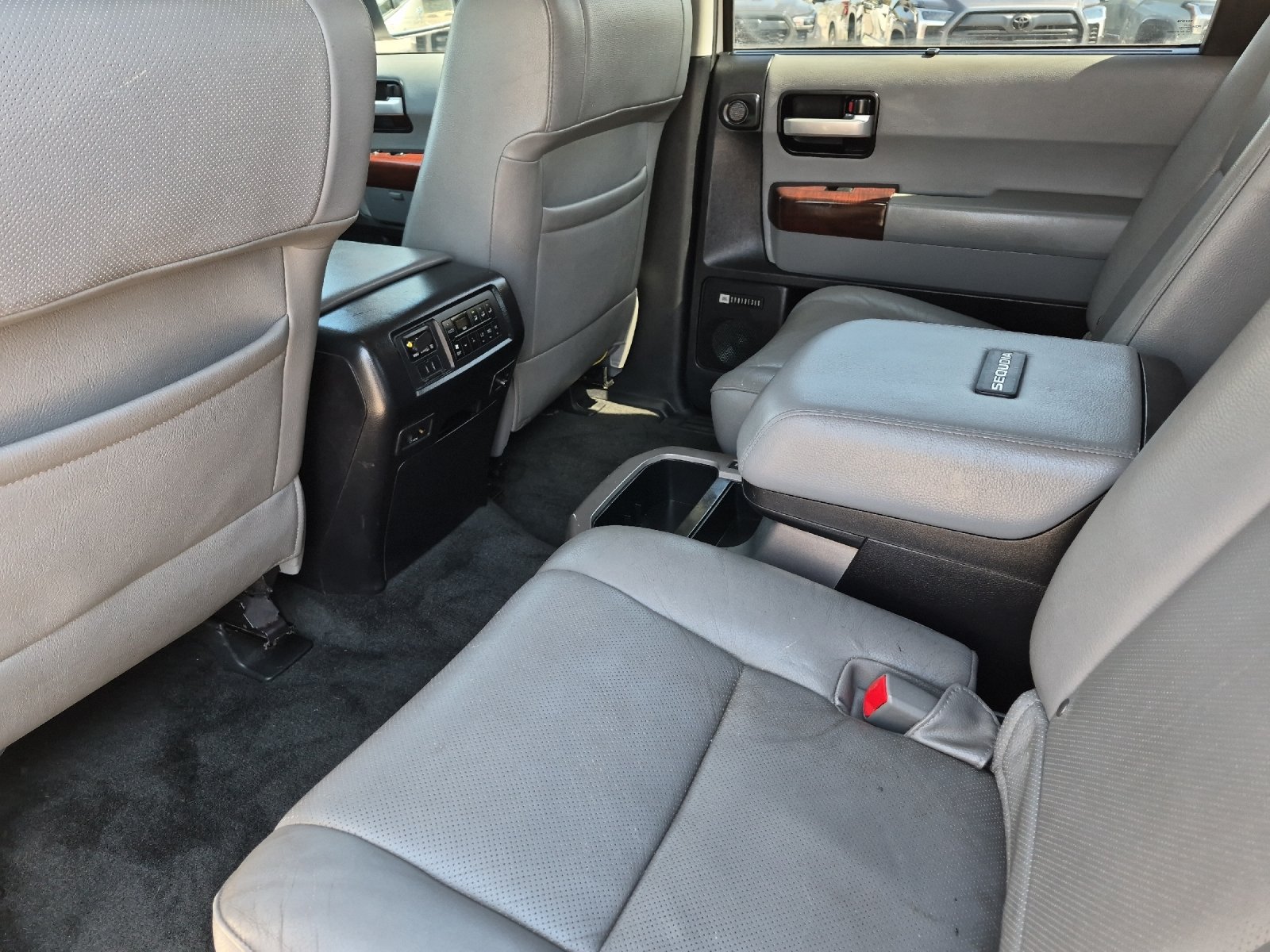 Used 2014 Toyota Sequoia Platinum AWD/4WD image 11