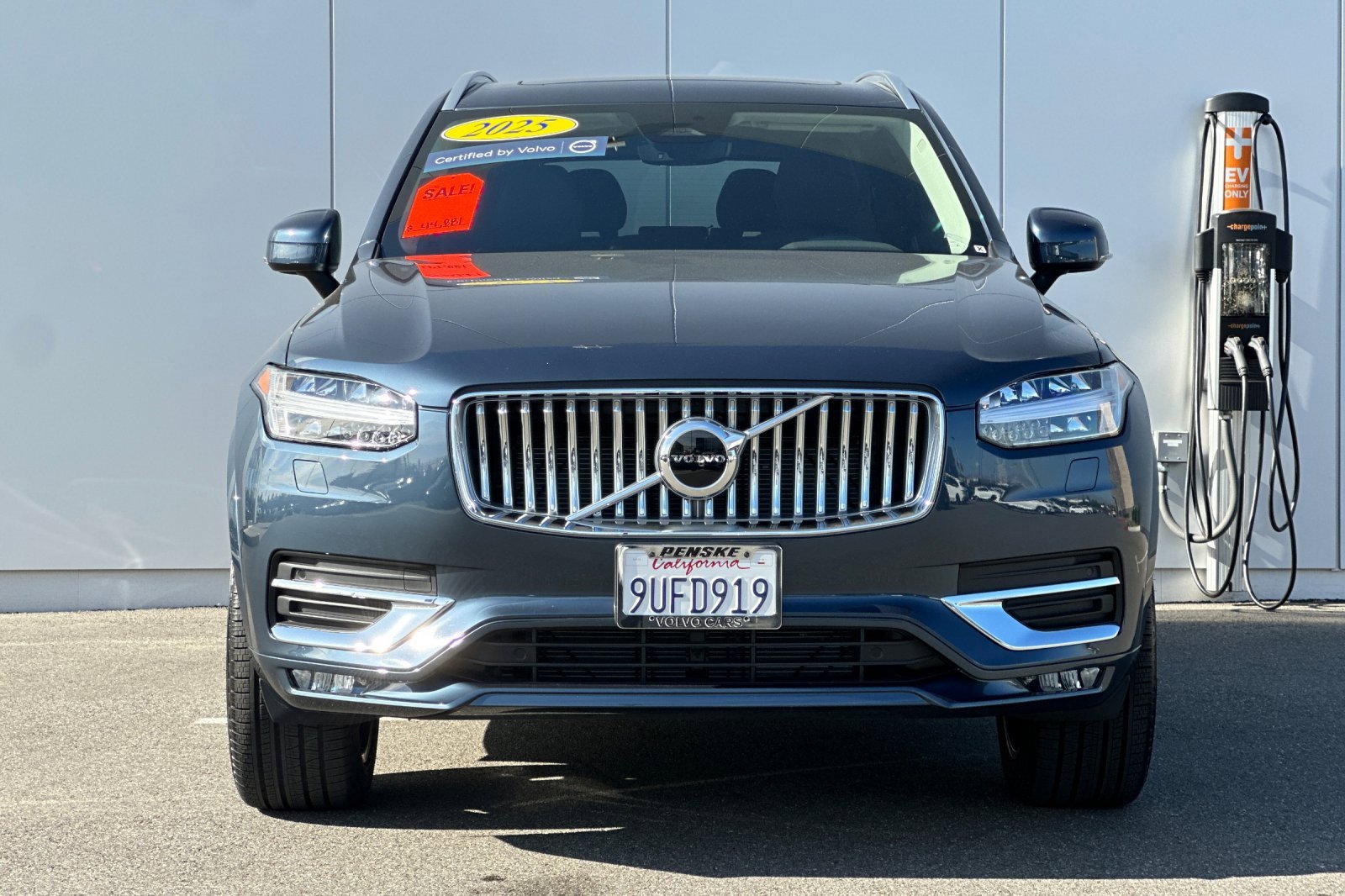 Certified 2025 Volvo XC90 B5 Core w/ Protection Package Premier image 8