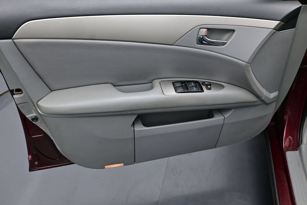Used 2009 Toyota Avalon FWD image 18