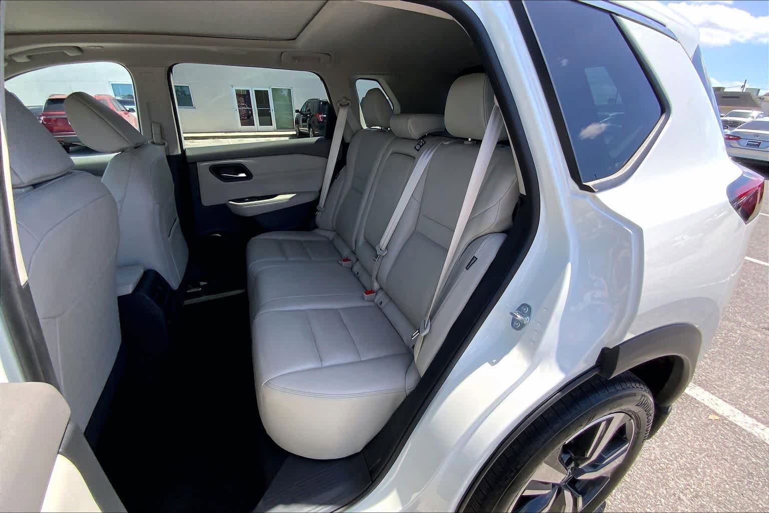 Used 2023 Nissan Rogue SL FWD image 20
