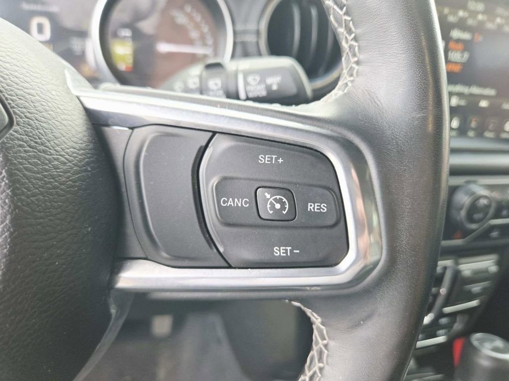 Used 2023 Jeep Wrangler Unlimited Sahara w/ Cold Weather Group AWD/4WD image 27