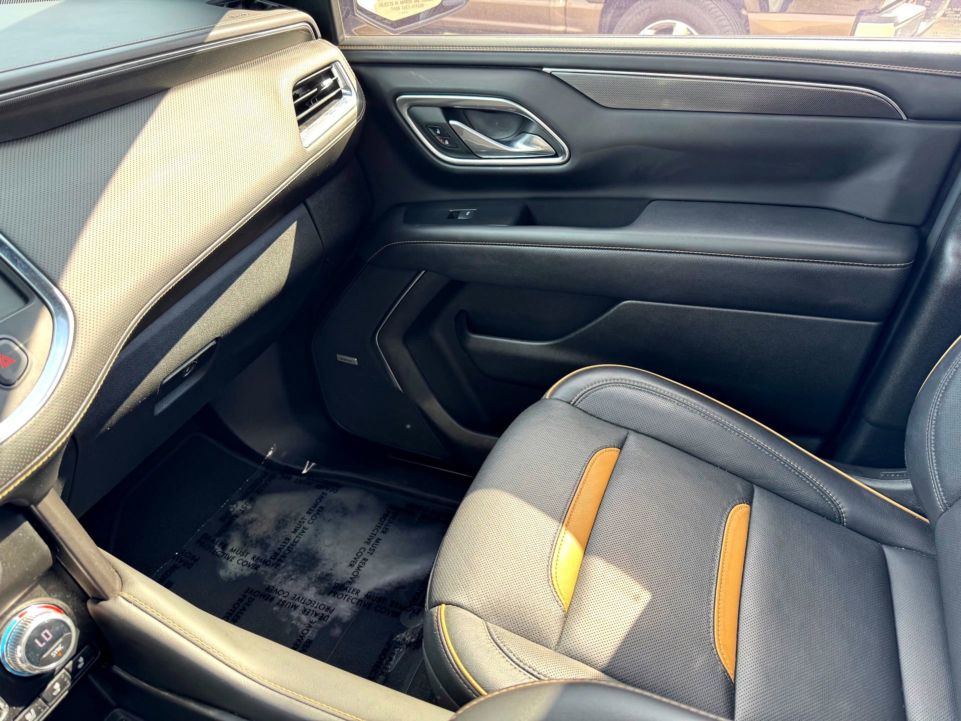 Used 2023 GMC Yukon AT4 w/ Technology Package image 32