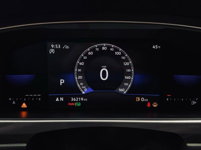 Used 2022 Volkswagen Tiguan SE w/ Panoramic Sunroof Package image 27