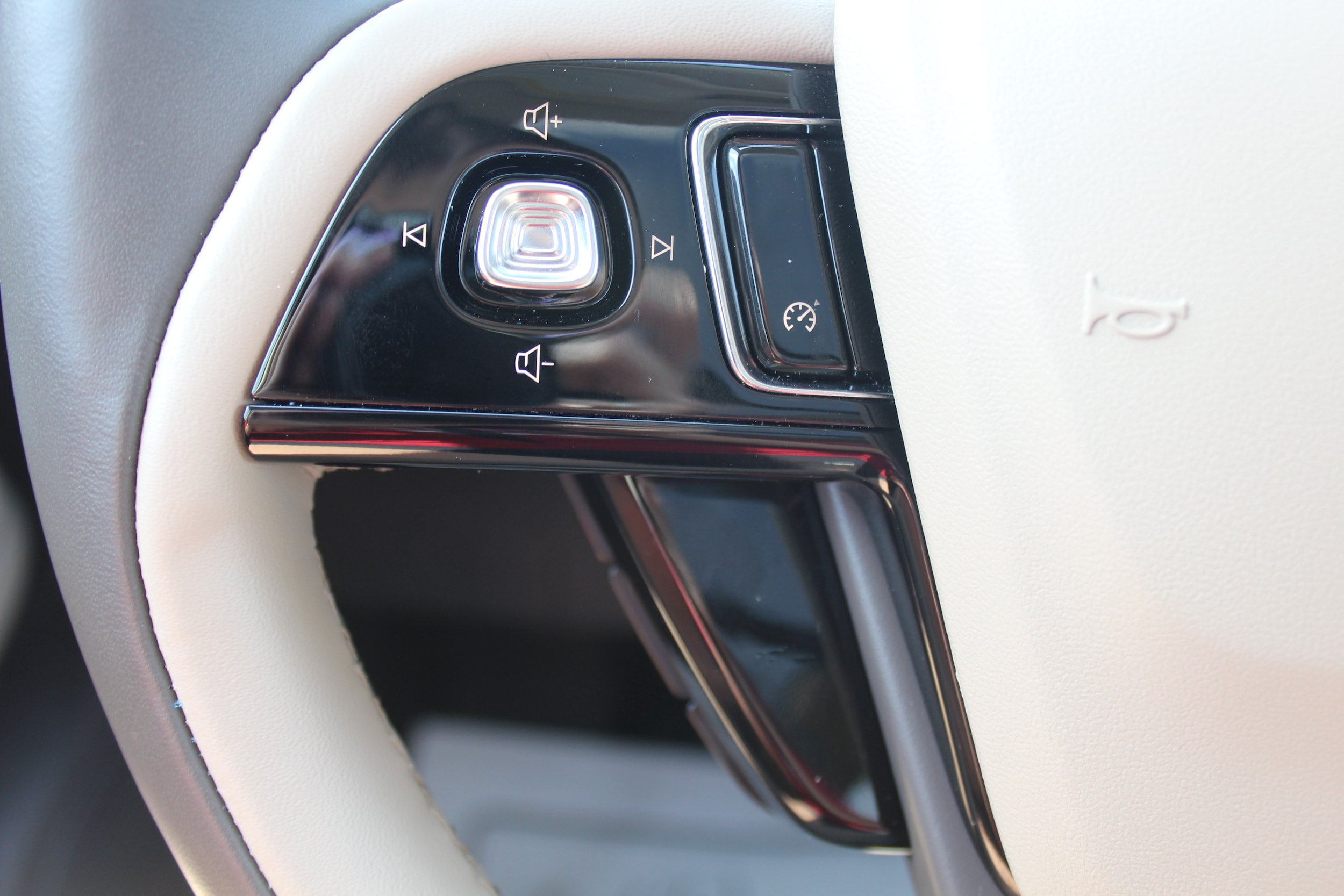 Used 2022 Lincoln Corsair AWD w/ Premium Package image 10