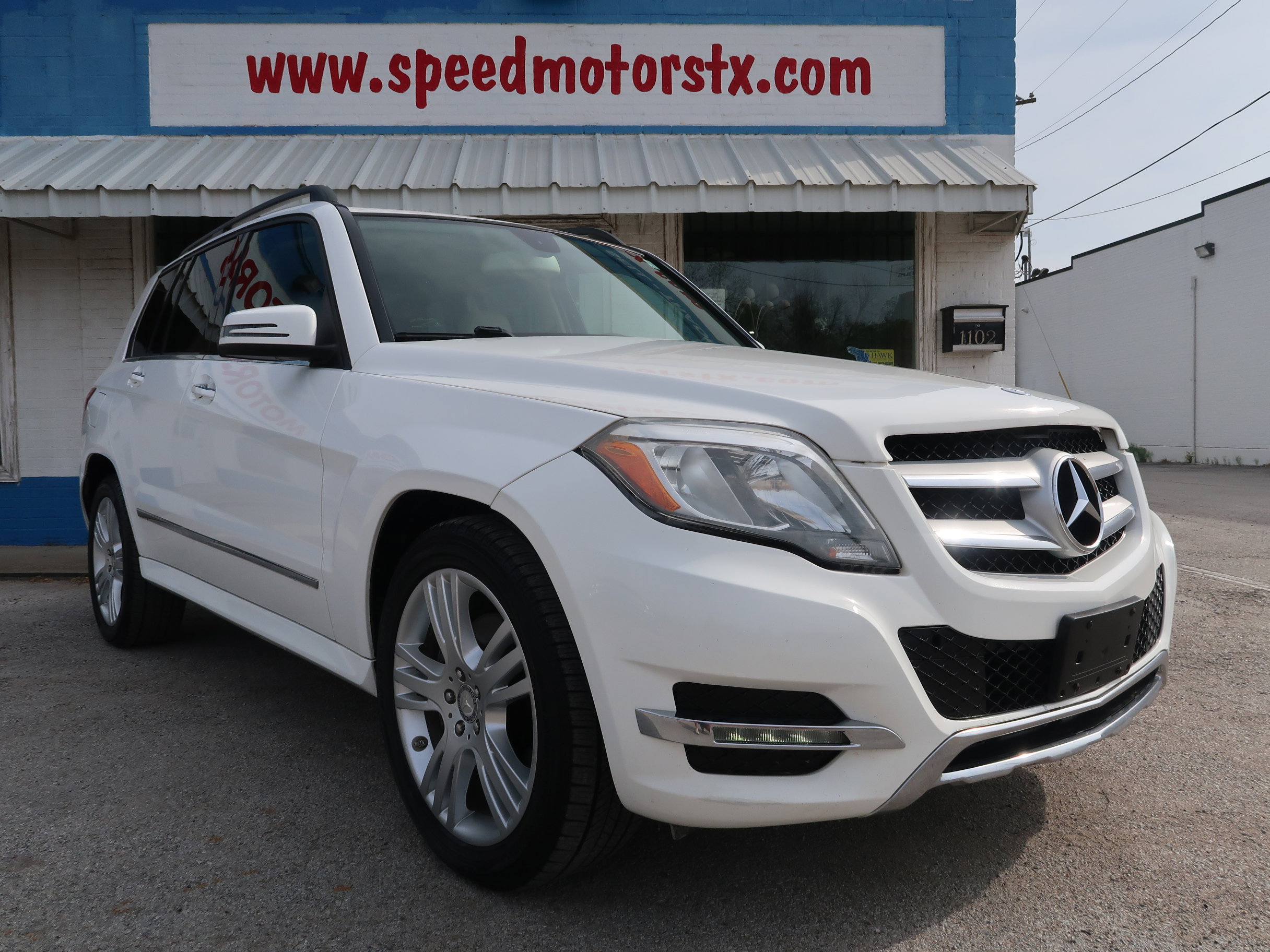Used 2015 Mercedes-Benz GLK 250 BlueTEC 4MATIC image 6