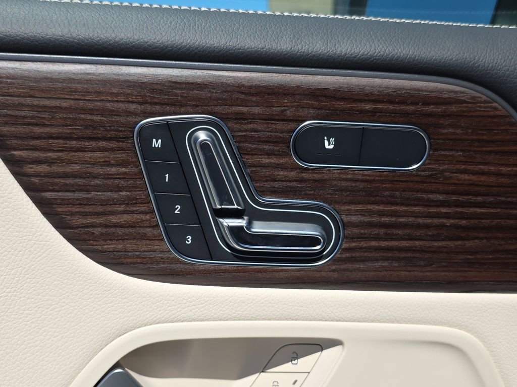 Used 2026 Mercedes-Benz GLB 250 GLB 250 image 11