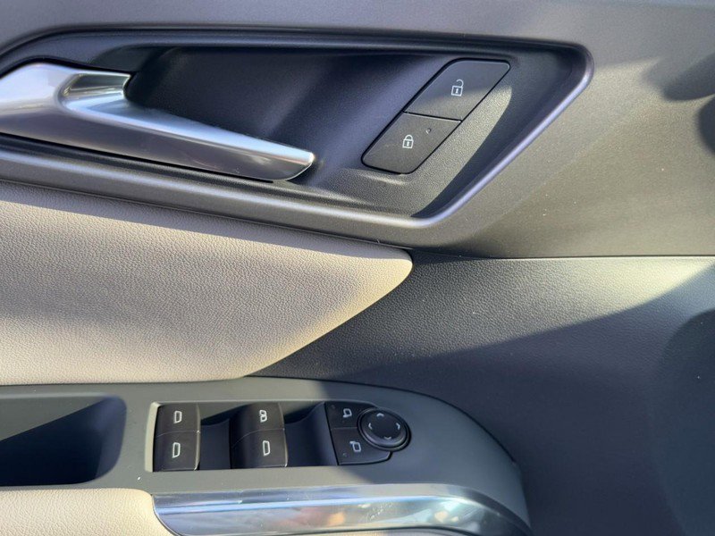New 2026 Chevrolet Traverse LT image 38