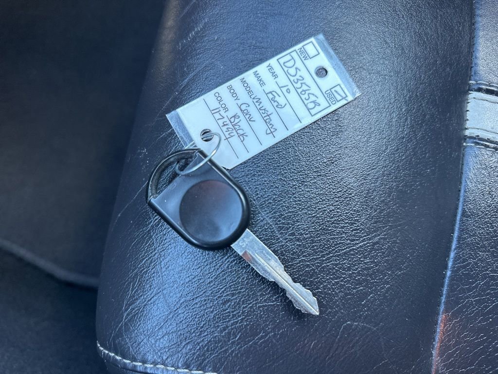 Used 2010 Ford Mustang GT Premium image 40