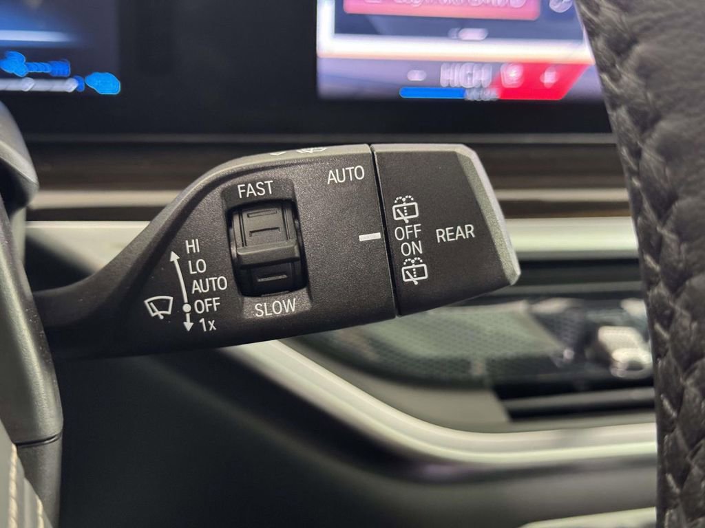 Used 2025 BMW X5 xDrive50e image 24