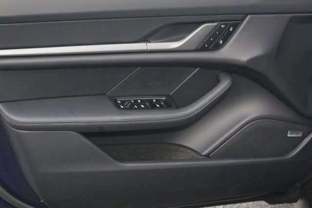 New 2026 Porsche Taycan image 21