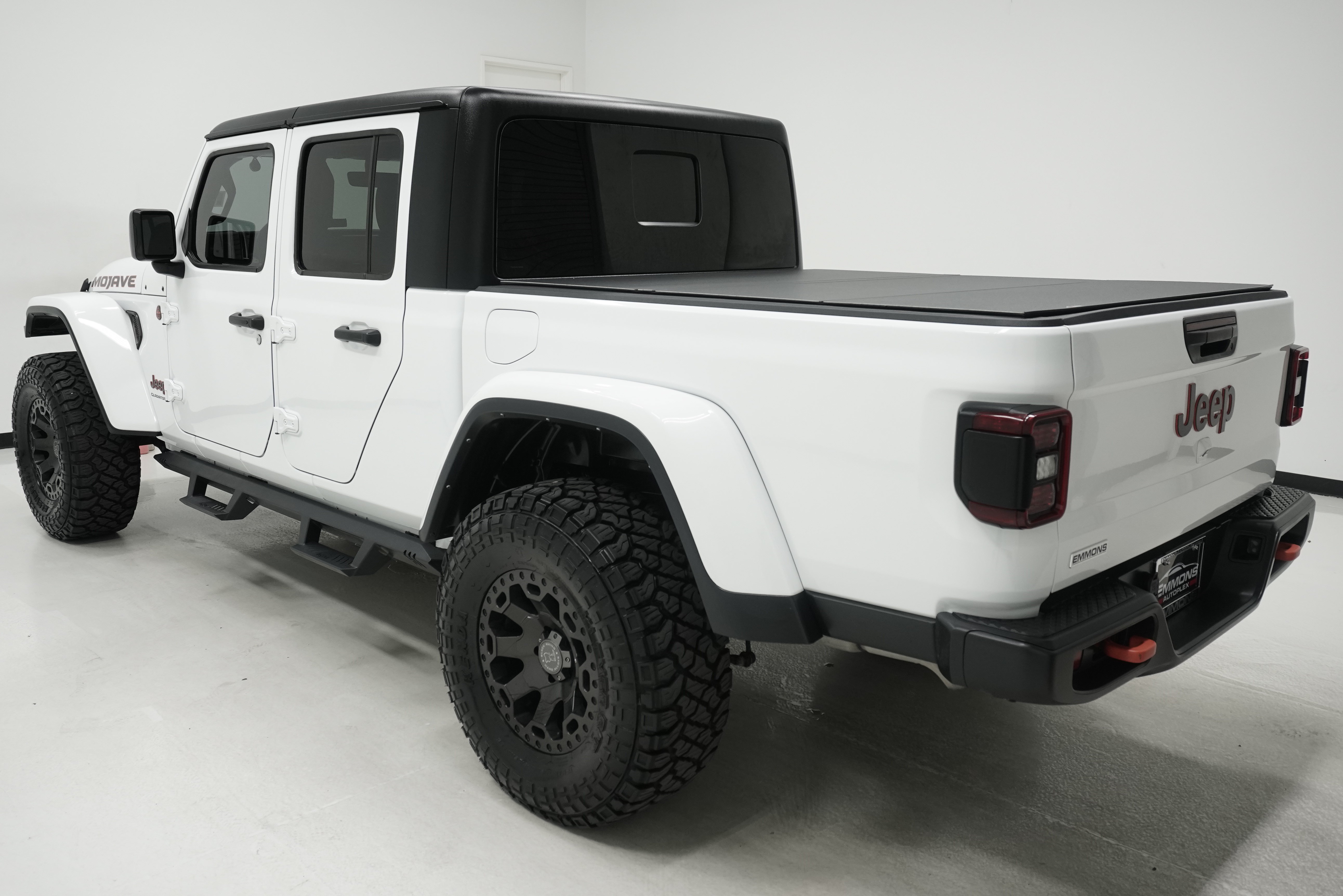 Used 2023 Jeep Gladiator Mojave w/ LED Lighting Group AWD/4WD image 5
