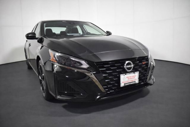 Certified 2024 Nissan Altima 2.5 SR w/ SR Premium Package image 3