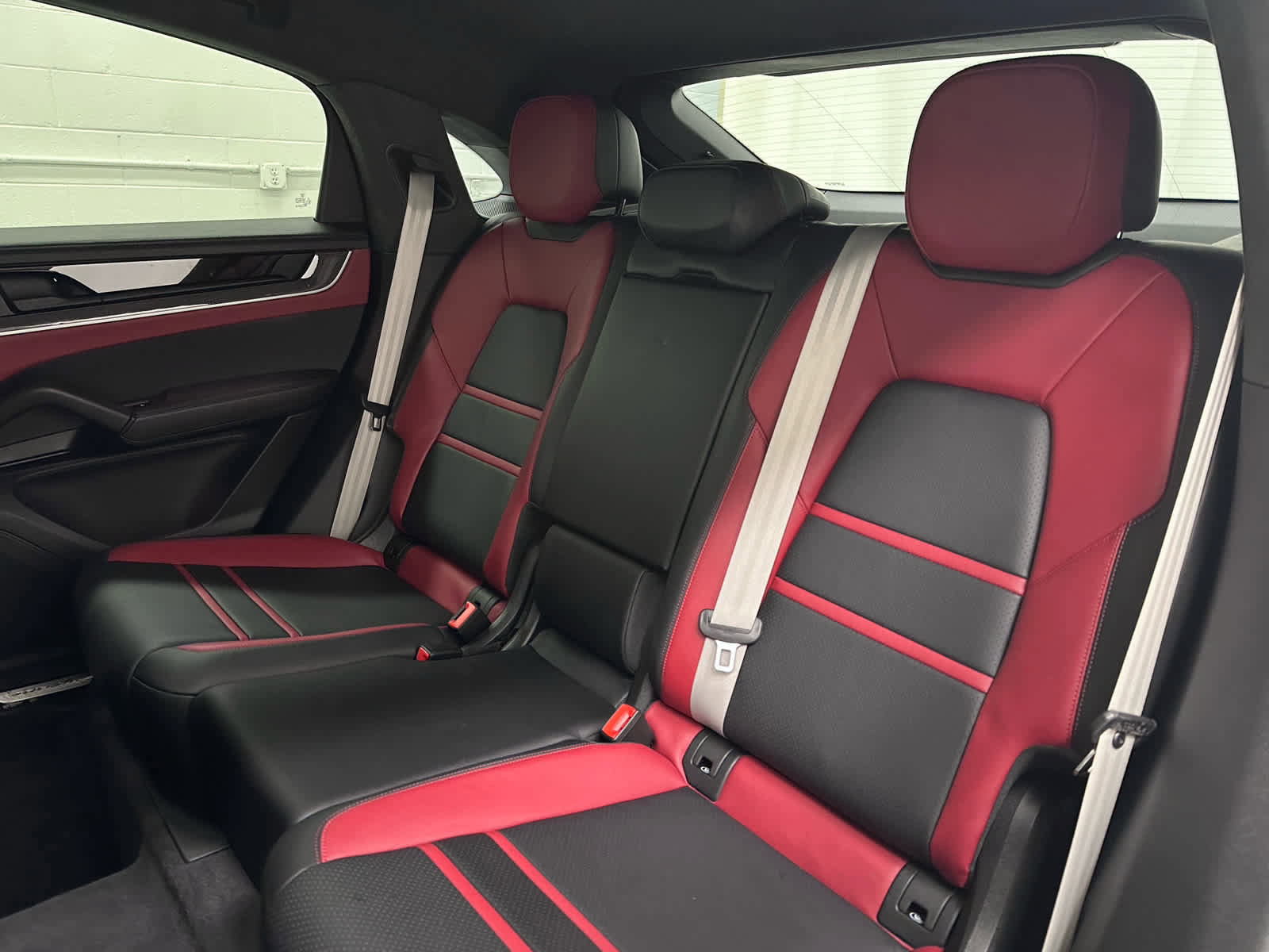 Used 2024 Porsche Cayenne S image 16