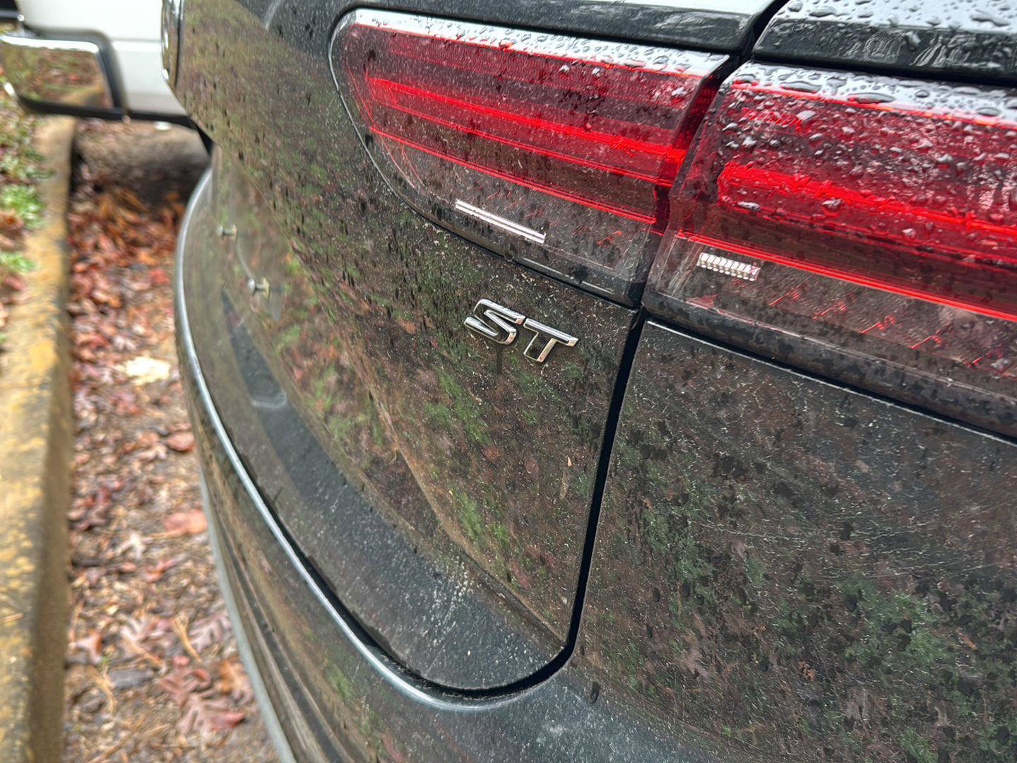 Certified 2022 Buick Envision Essence w/ Sport Touring Package image 9