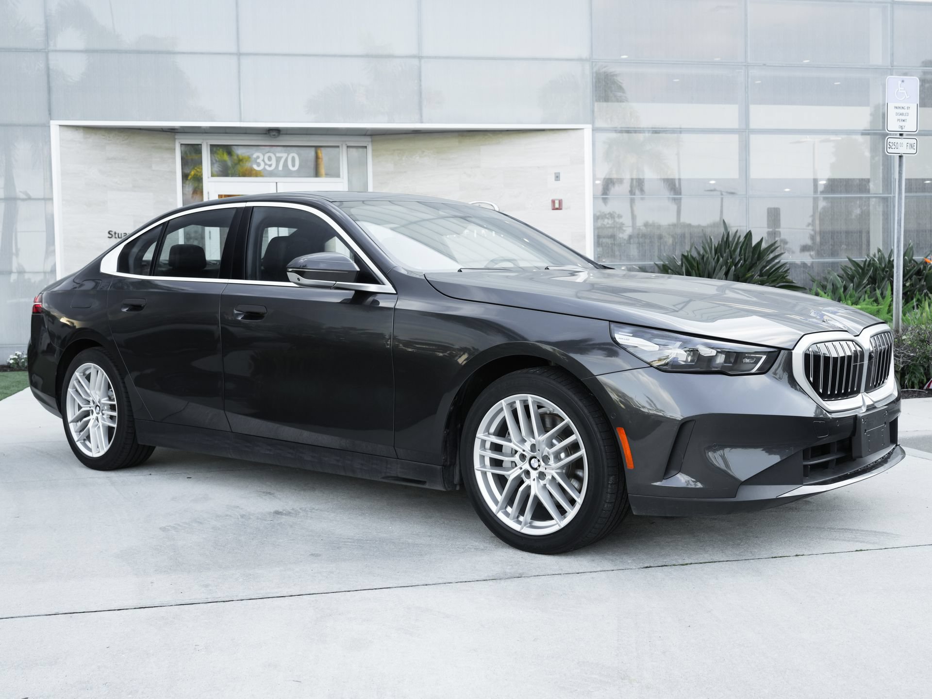 Used 2024 BMW 530i RWD image 5