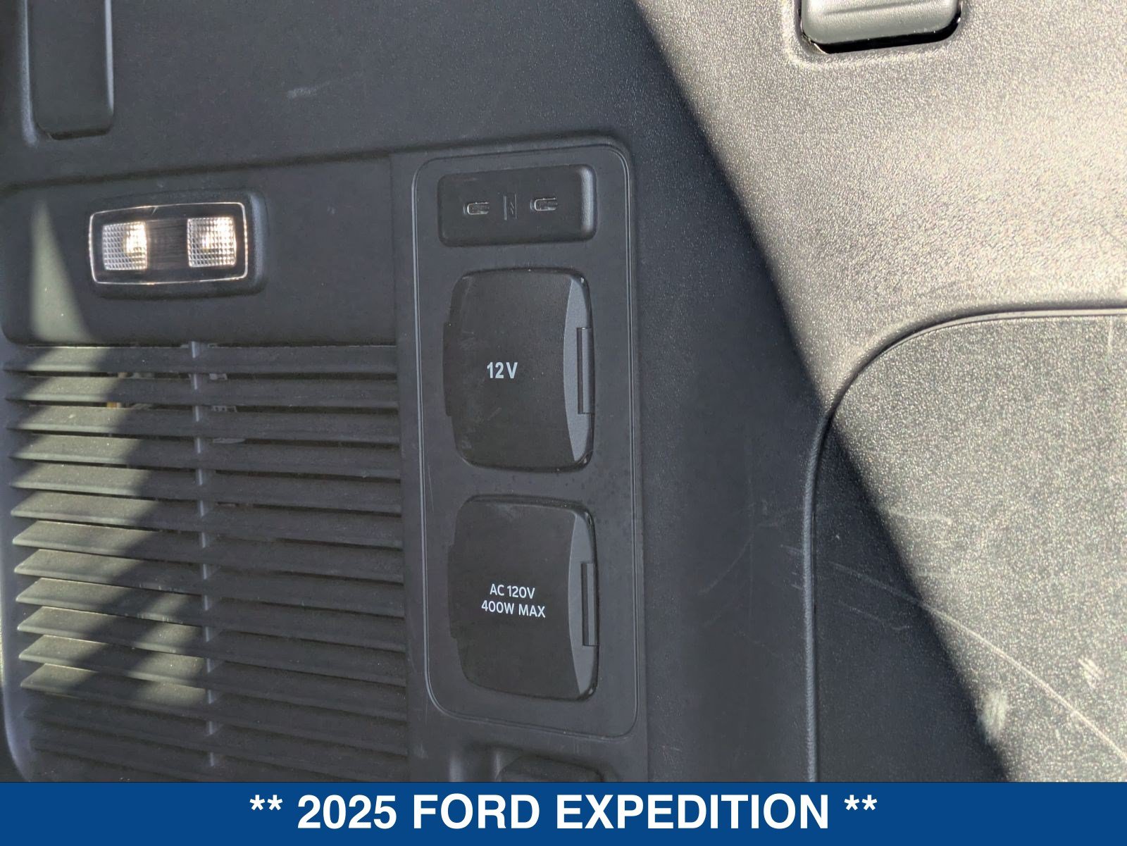 Used 2025 Ford Expedition Active AWD/4WD image 16