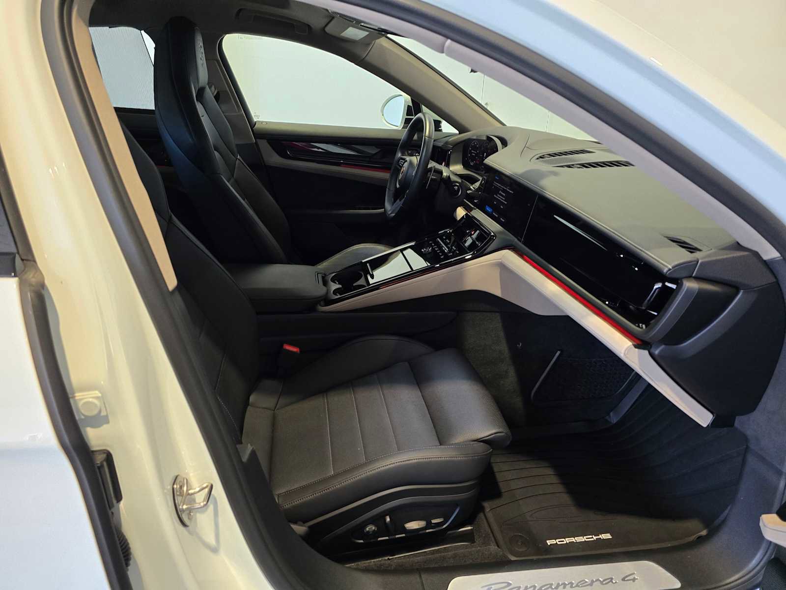 Used 2024 Porsche Panamera 4 image 11