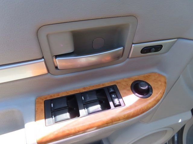 Used 2007 Chrysler Aspen Limited image 20