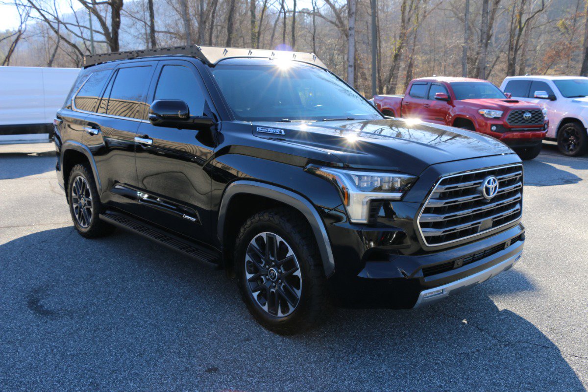 Used 2023 Toyota Sequoia Limited image 10