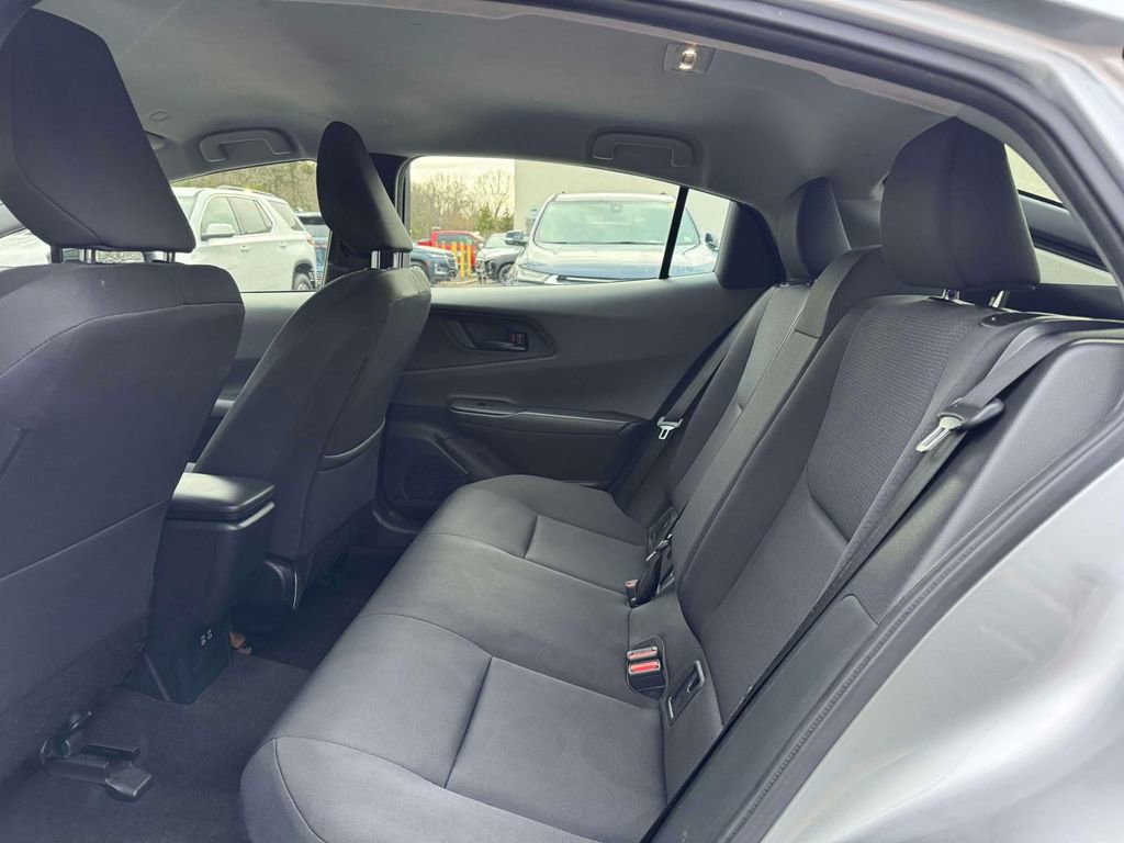 Used 2024 Toyota Prius LE FWD image 11