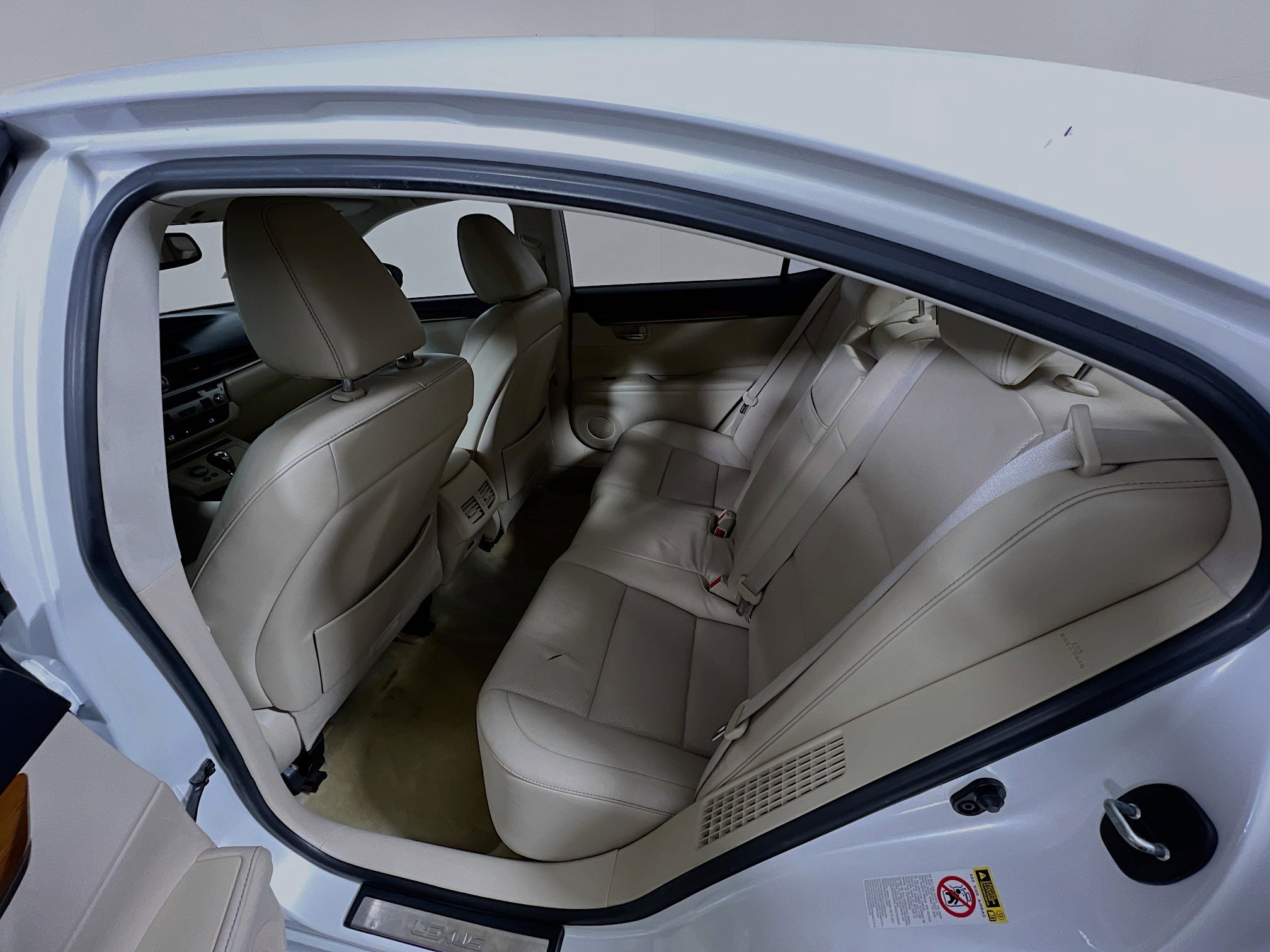 Used 2013 Lexus ES 300h image 29