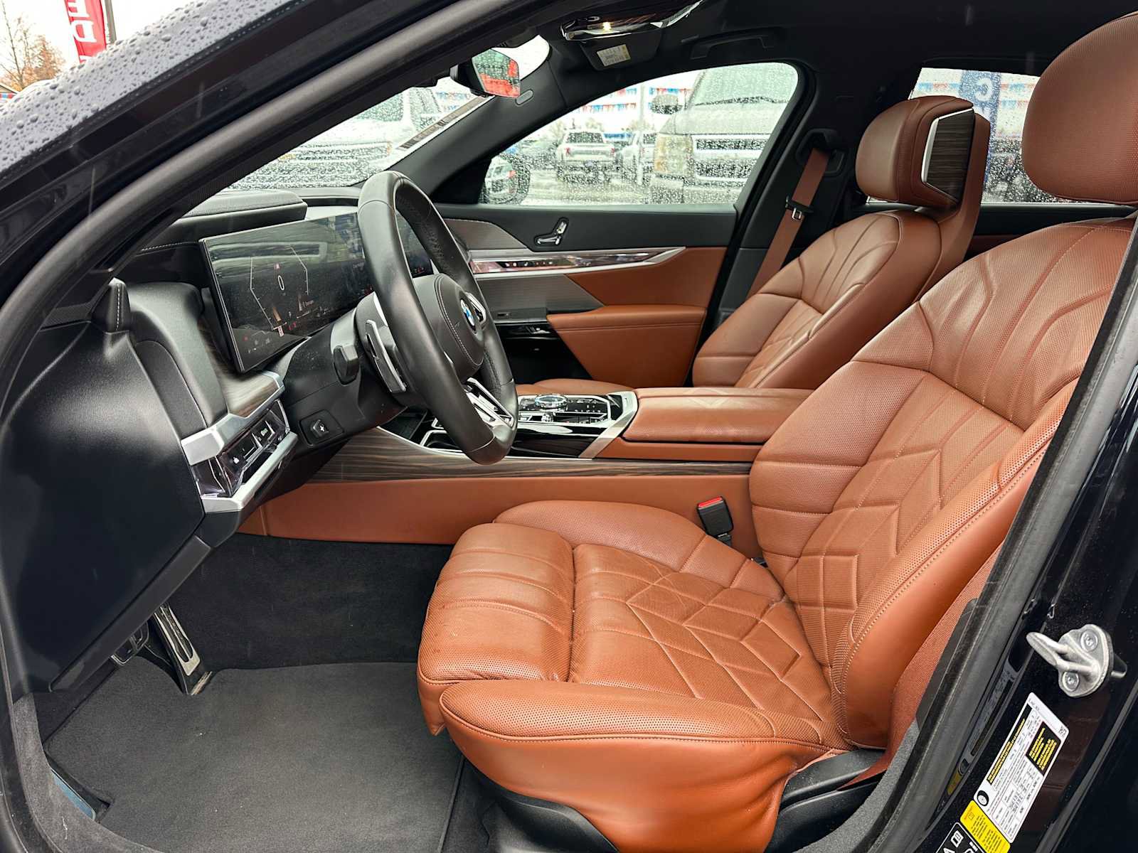 Used 2023 BMW 760i xDrive image 21