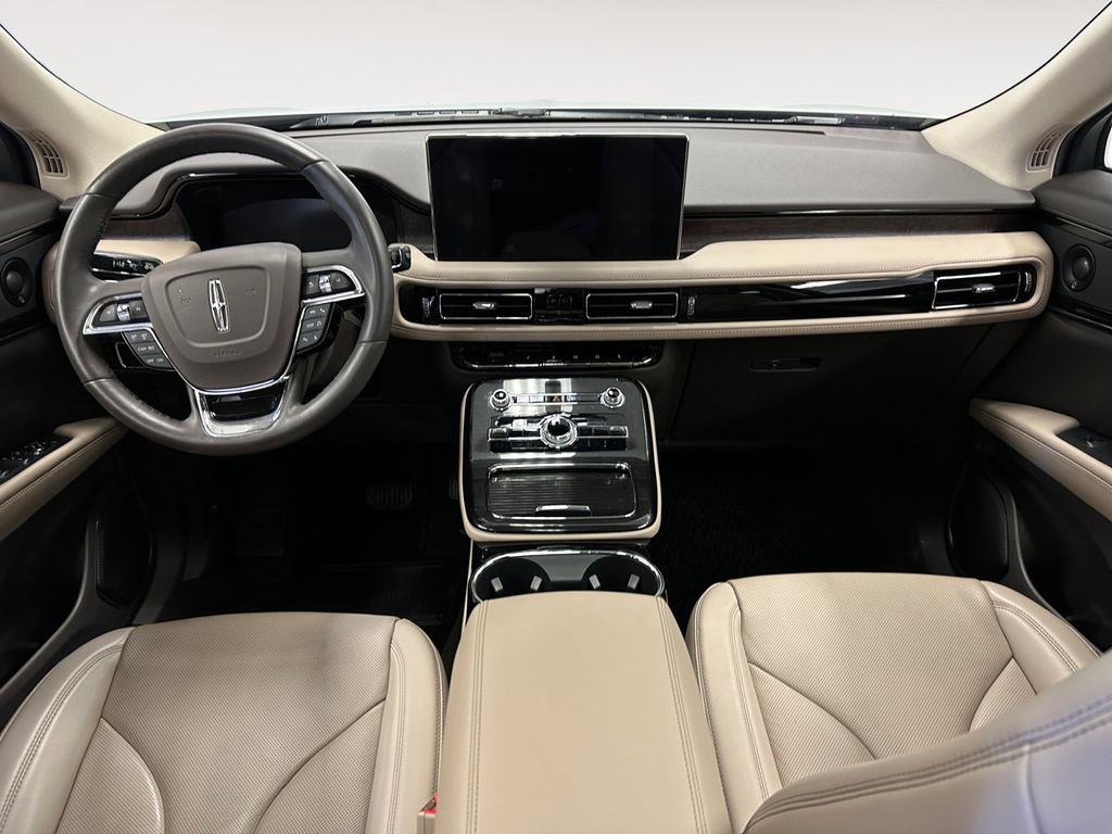 Used 2022 Lincoln Nautilus Reserve w/ Luxury Package image 10