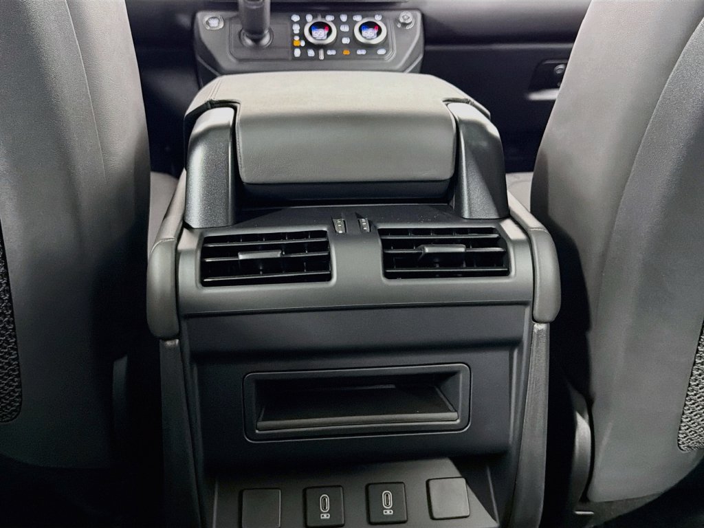 New 2026 Land Rover Defender 110 X-Dynamic SE AWD/4WD image 27