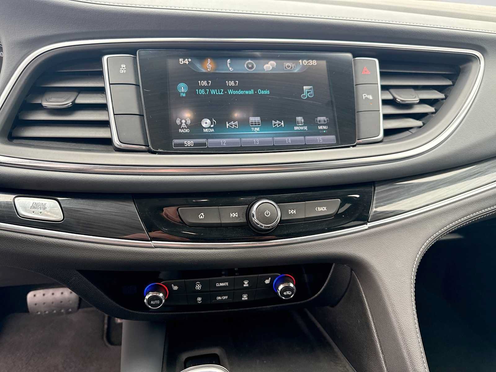 Used 2018 Buick Enclave Essence FWD image 28