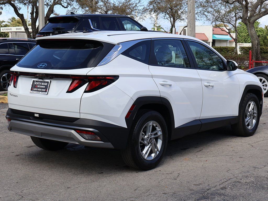 Used 2025 Hyundai Tucson SE image 8
