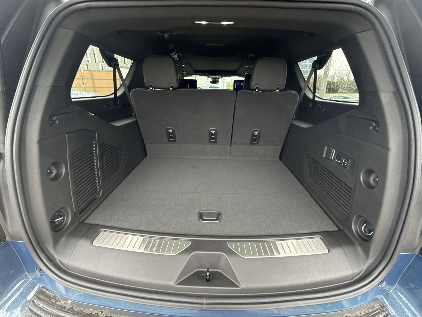 New 2026 GMC Yukon XL Denali w/ Denali Reserve Package image 27
