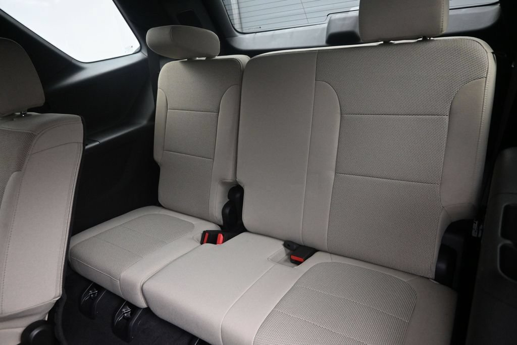 Used 2023 Chevrolet Traverse LS FWD image 15
