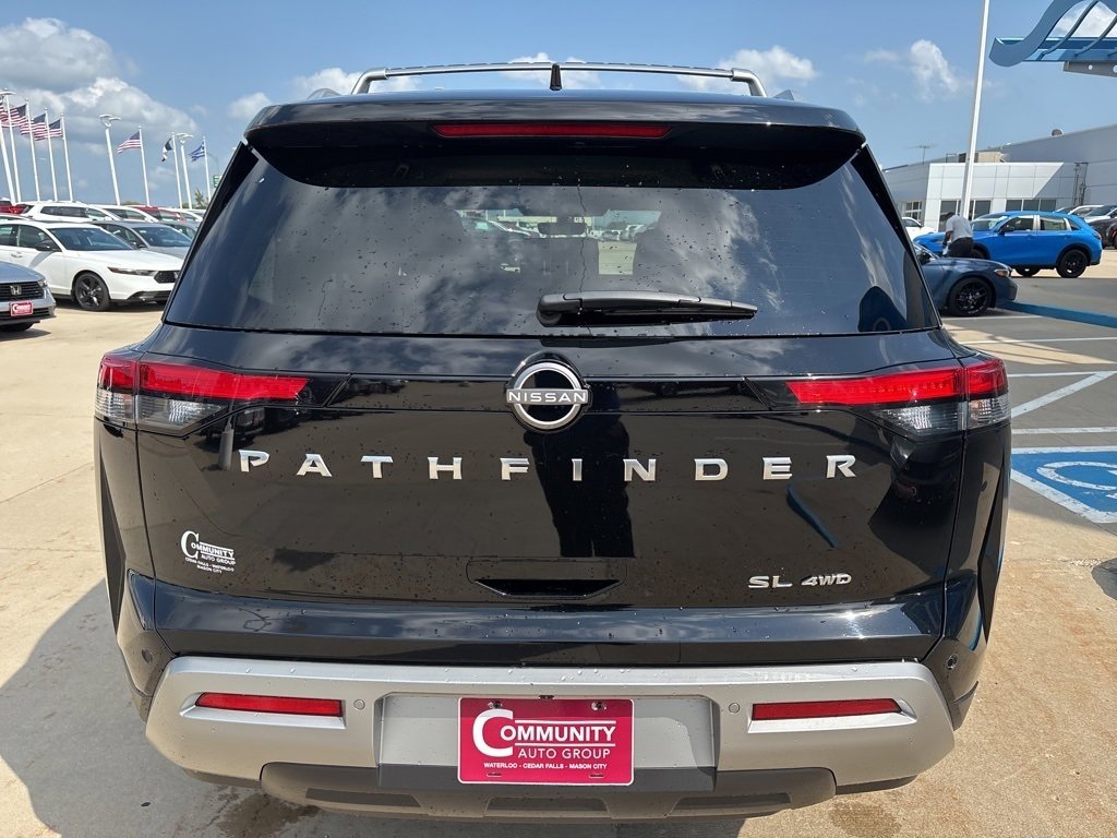Used 2024 Nissan Pathfinder SL w/ Cargo Package image 4