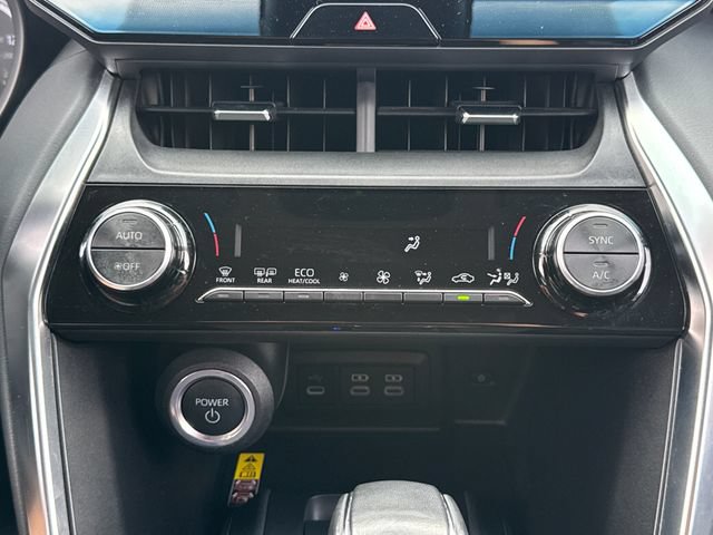 Used 2024 Toyota Venza LE AWD/4WD image 28