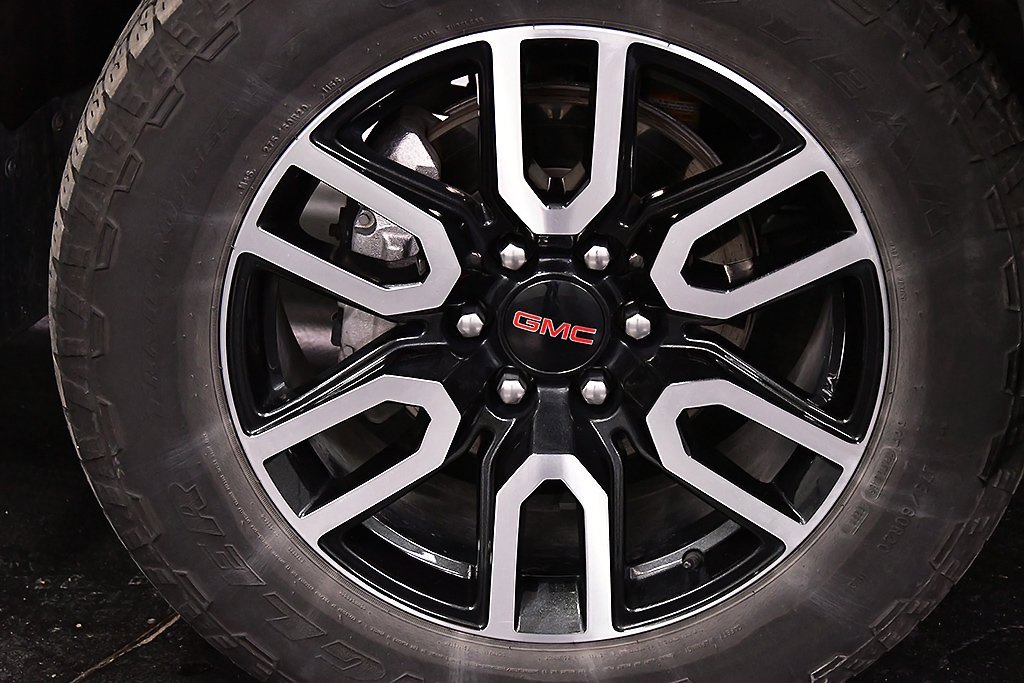 Used 2024 GMC Sierra 1500 AT4 w/ AT4 Preferred Package image 9