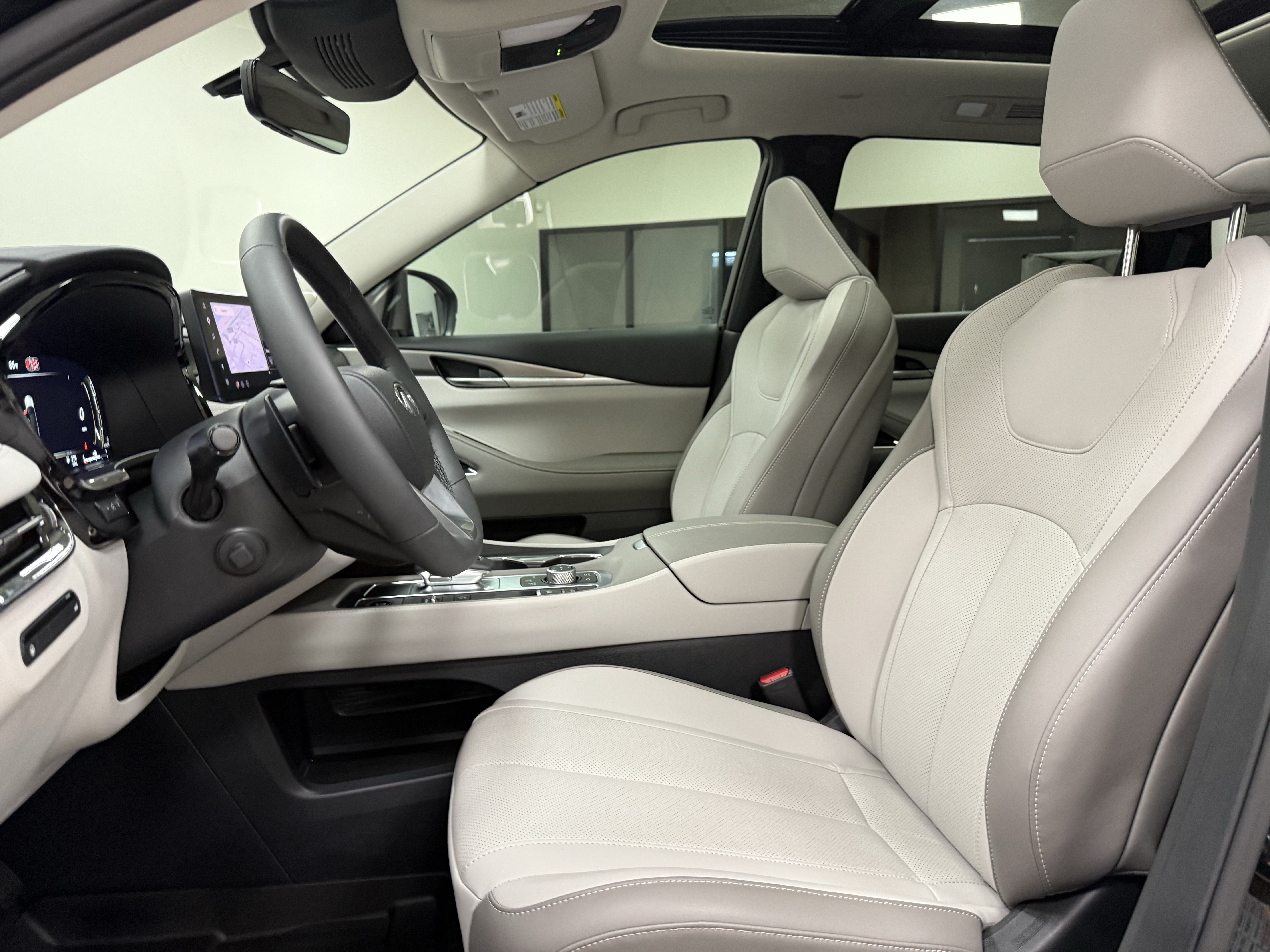 Used 2027 INFINITI QX60 Luxe w/ Cargo Package FWD image 12