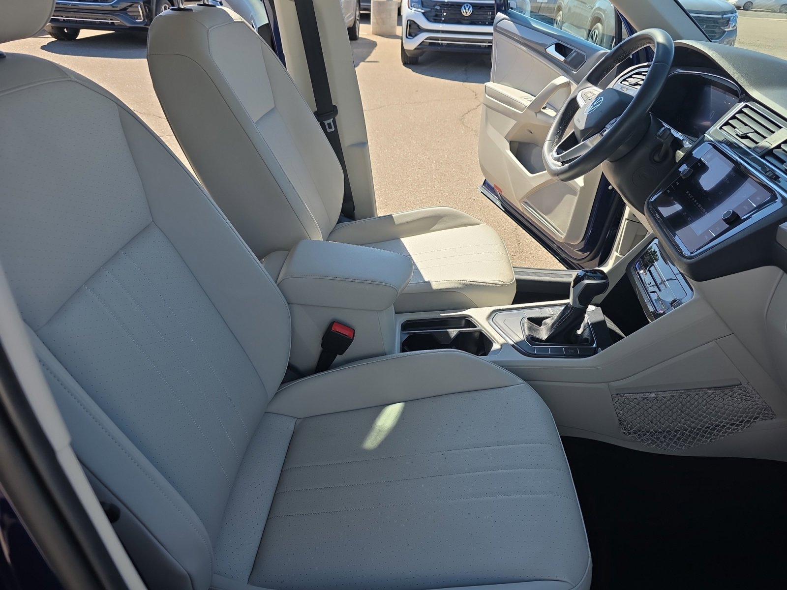 Used 2022 Volkswagen Tiguan SE image 19