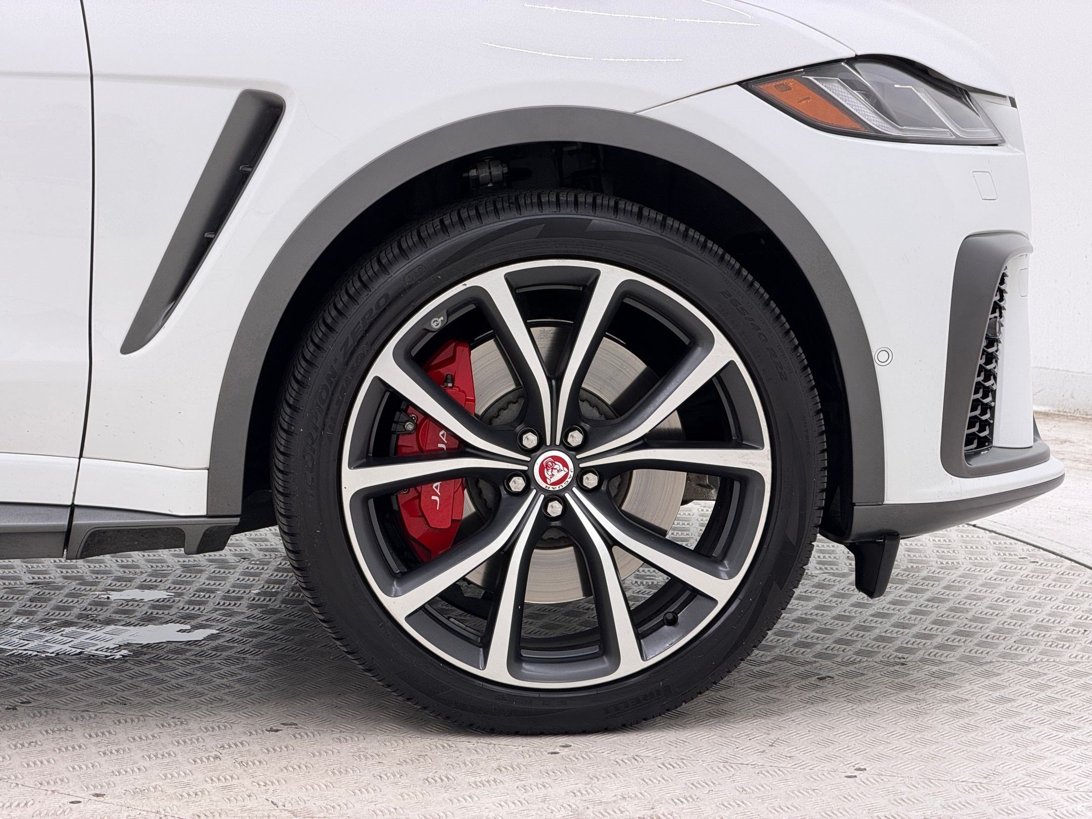 Used 2023 Jaguar F-PACE SVR AWD/4WD image 13