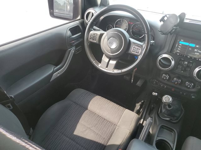 Used 2011 Jeep Wrangler Unlimited Sahara w/ Dual Top Group AWD/4WD image 14