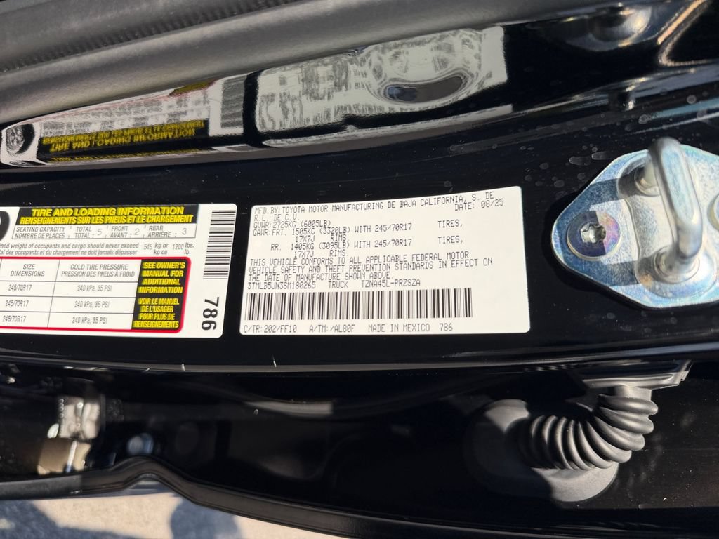 Certified 2025 Toyota Tacoma SR5 AWD/4WD image 30