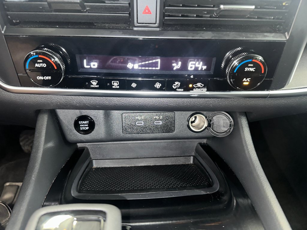 Used 2024 Nissan Rogue SV AWD/4WD image 14