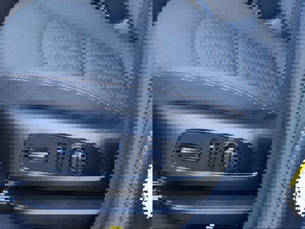 Used 2021 Chevrolet Equinox LT image 24