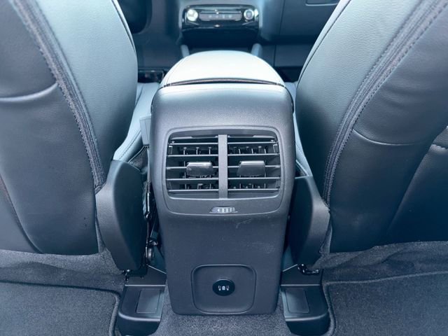 New 2026 Ford Escape SE w/ PHEV Premium Package FWD image 23
